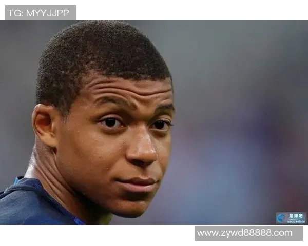 足球球星搞笑瞬间大集合：精彩失误笑料百出，盘点最萌球场表情包